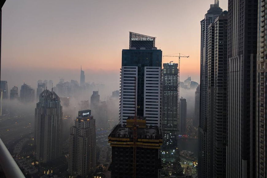 Dubai Residents Wake-up To a Thick Blanket of Fog