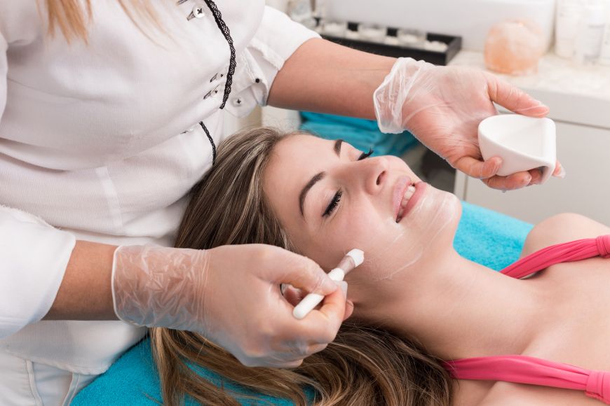 Find the Best Chemical peels at Mediclinic Dubai Mall Find the Best Chemical peels at Mediclinic Dubai Mall