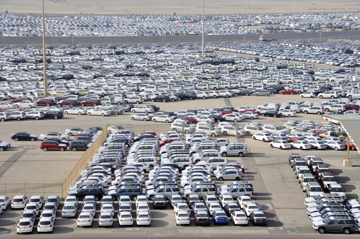 Dirty and Abandoned Cars in Abu Dhabi