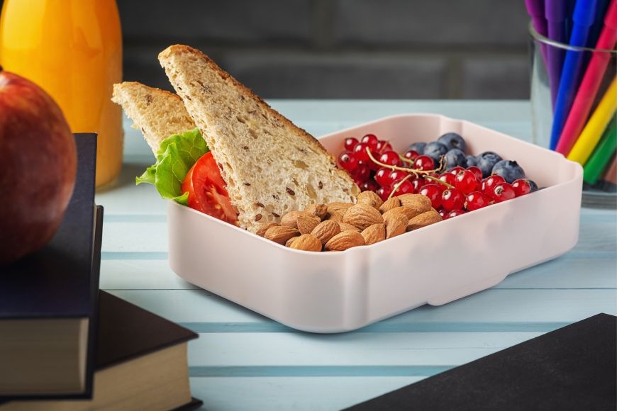 Feeding Toddlers: Here's What You Need to Know Feeding Toddlers: Here's What You Need to Know