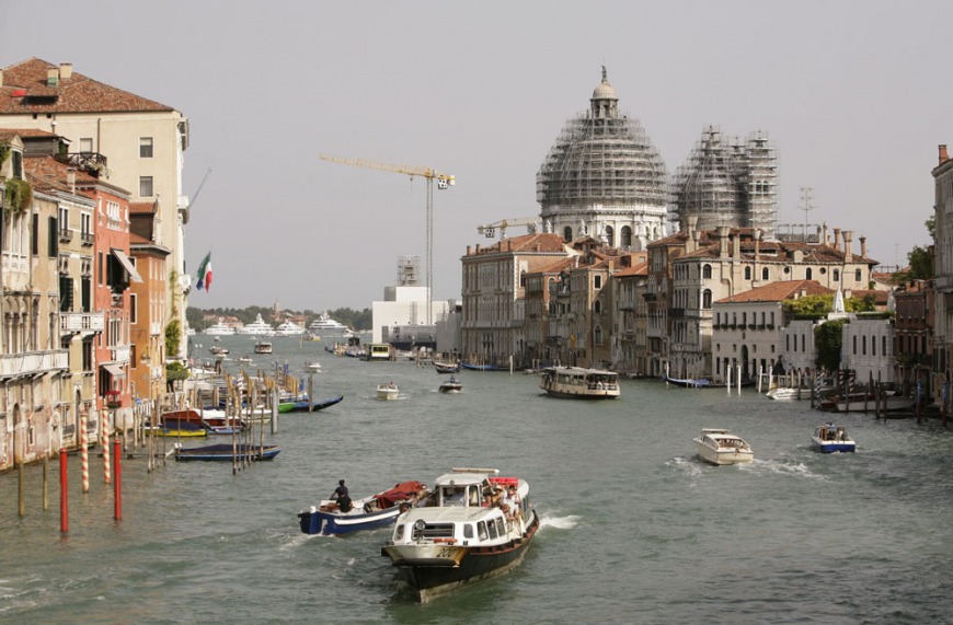Venice’s Grand Canal stretches about 4 km (2.5 miles) Venice’s Grand Canal stretches about 4 km (2.5 miles)