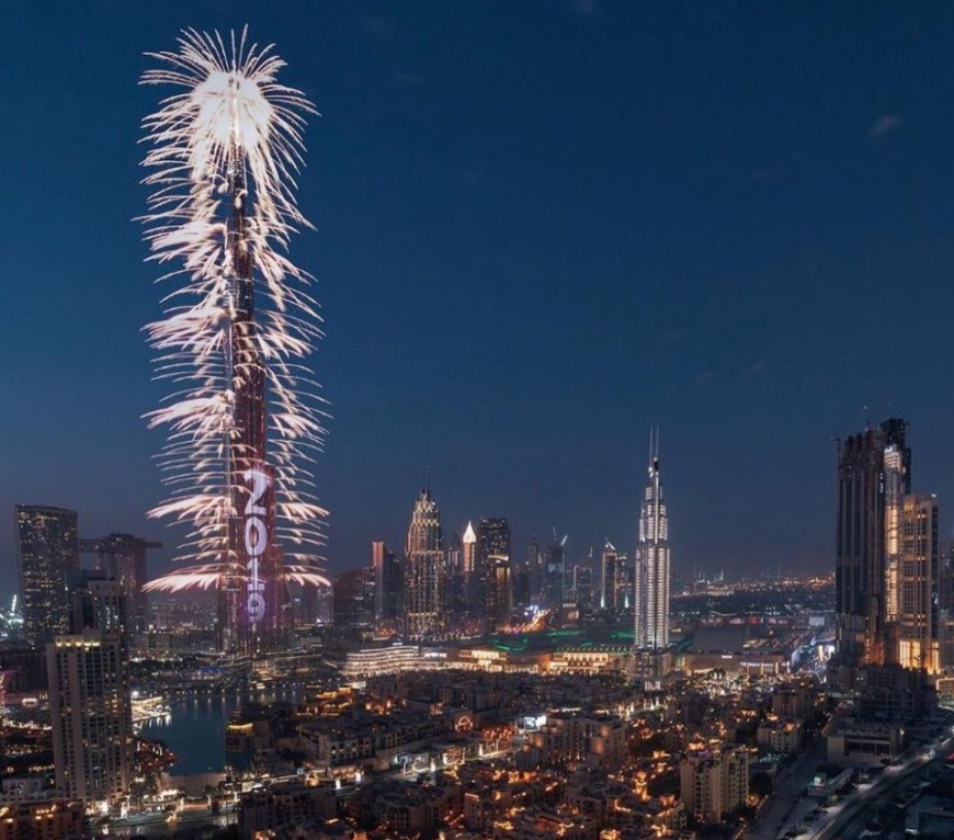 Burj Khalifa from afar, shared by @hhshkmohd
