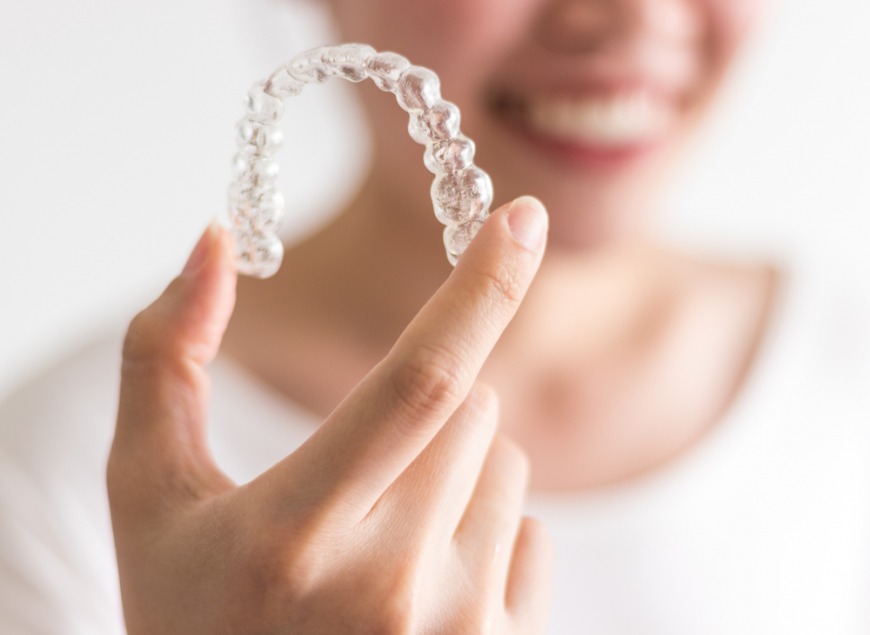 Pros and cons of Invisalign Pros and cons of Invisalign