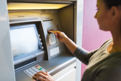Guide To Opening A Bank Account In Qatar Expatwoman Com